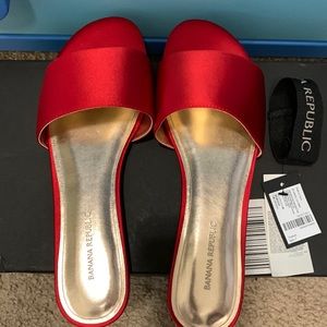 Brand new Banana Republic flat